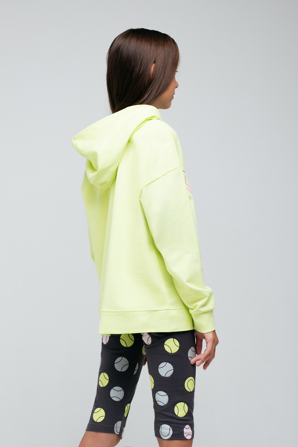 картинка Бриджи для девочки КБ 400424 темно-серый, теннисные мячи к75 от магазина детских товаров ALiSa