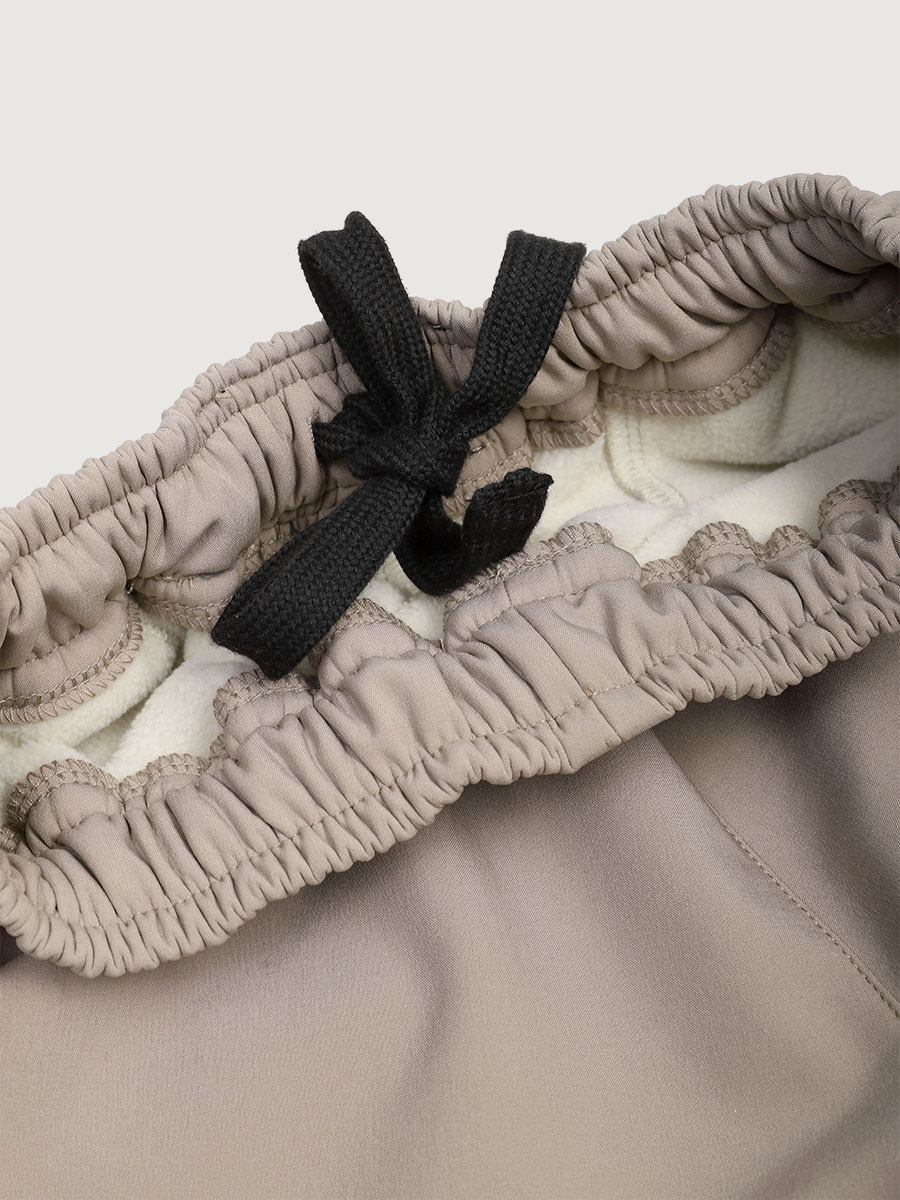 картинка Брюки Софтшел NIKASTYLE 2л19125 Какао от магазина детских товаров ALiSa