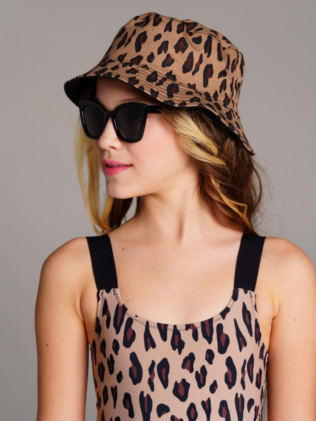 картинка Панама текстильная для девочки PL 12421591 Черный бежевый от магазина детских товаров ALiSa