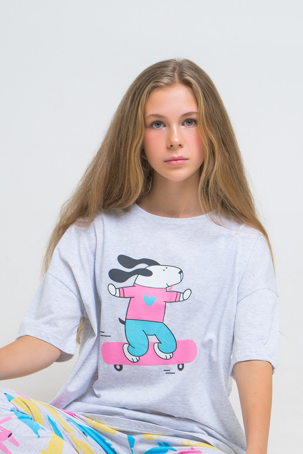 картинка Комплект для девочки КБ 2763 светло-серый меланж + разноцветные собаки от магазина детских товаров ALiSa