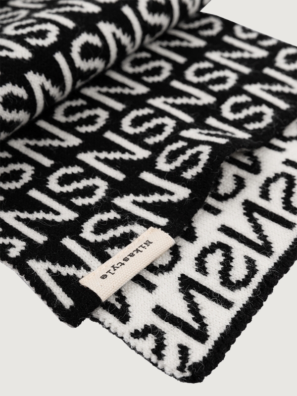 картинка Шарф детский NIKASTYLE 17з16925 Черный от магазина детских товаров ALiSa