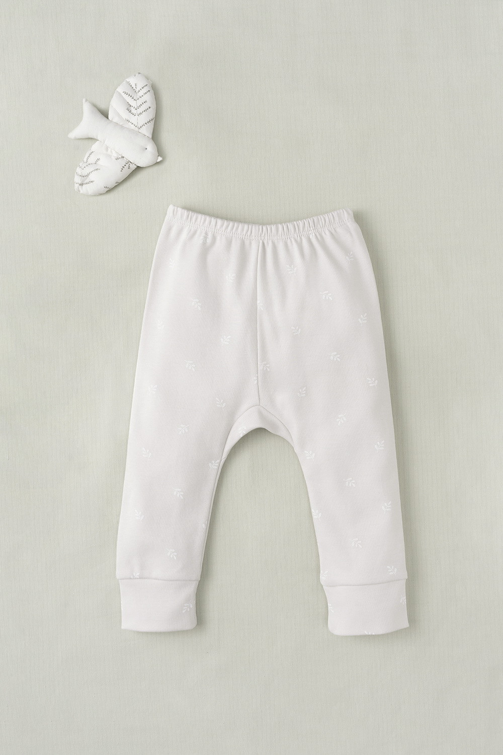 картинка Брюки детские Crockid К 4718 белые веточки на бежевом я119 от магазина детских товаров ALiSa