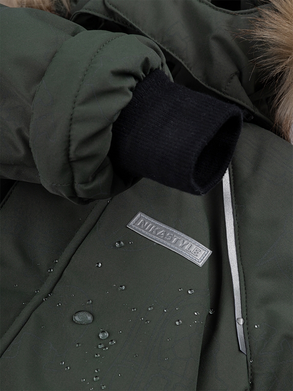 картинка Комбинезон зимний для мальчика NIKASTYLE 8з1924 Хаки черный от магазина детских товаров ALiSa