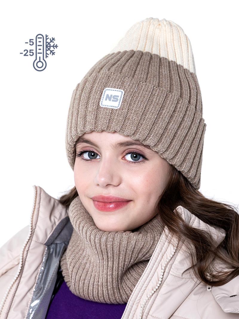 картинка Комплект для девочки NIKASTYLE Шапка снуд 12з11823 кремовый капучино от магазина детских товаров ALiSa