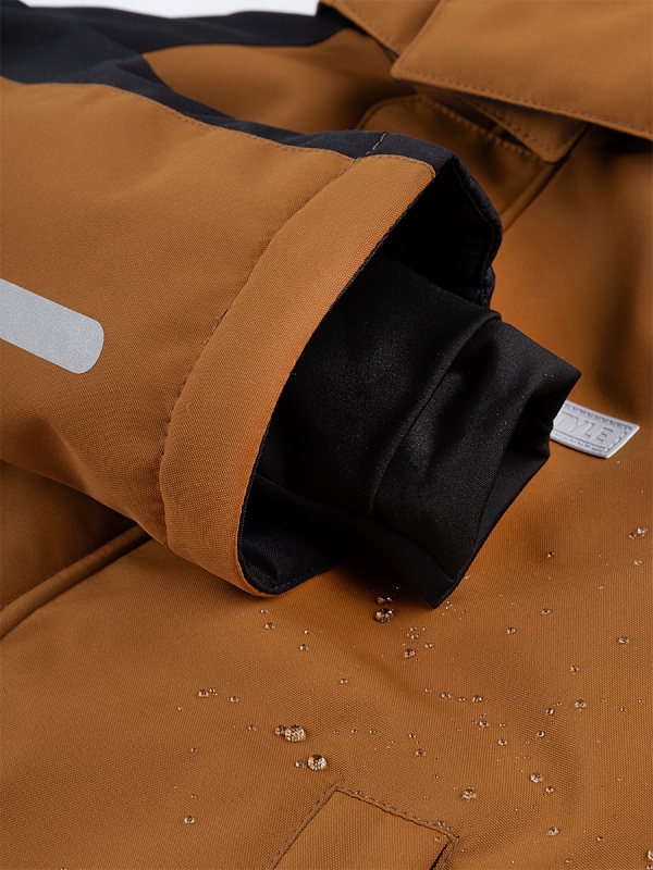 картинка Комбинезон зимний для мальчика NIKASTYLE 8з6724 Кэмел черный от магазина детских товаров ALiSa